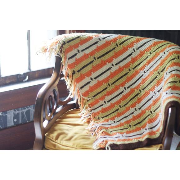 Vintage handmade throw blanket with fringe and stripe pattern - Picture 1 of 5